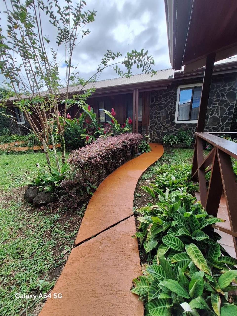 Iris Arenal Hotel La Fortuna Exterior foto